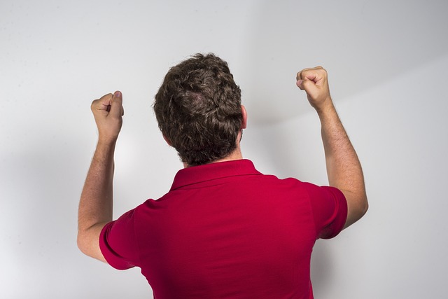 扛起球队！字母哥半场10中8，得到19分8篮板3助攻